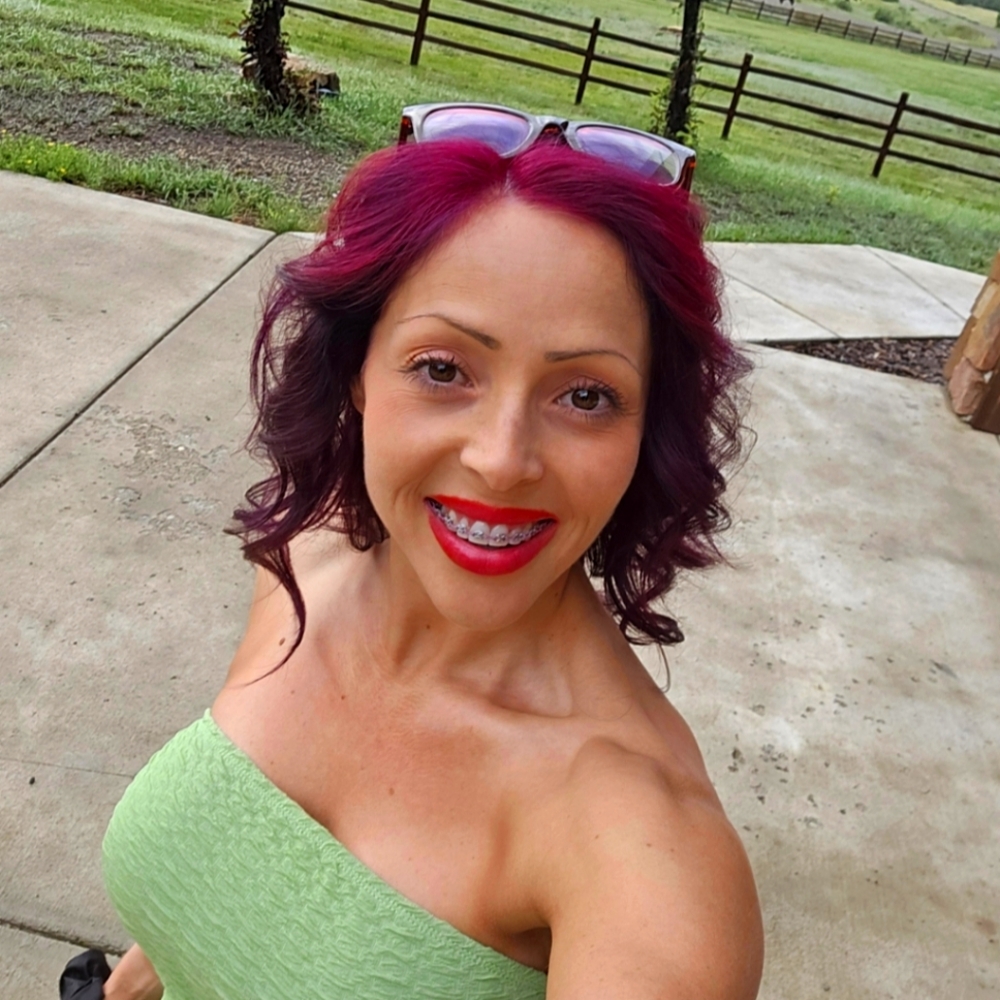 Meet your Posher, Lynrae